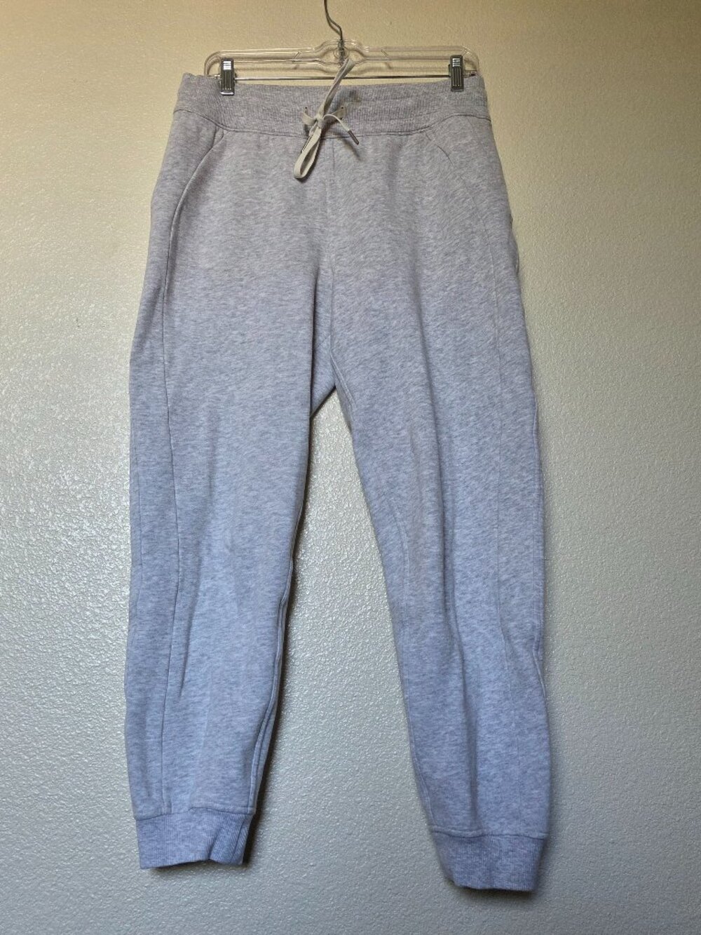 Lululemon Women's Scuba Mid Rise Jogger Sweatpants Light Grey Size 8